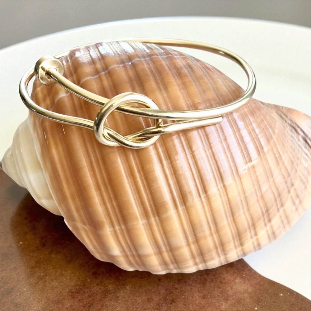 🆕 Nail Love Knot Bracelet Stainless Steel